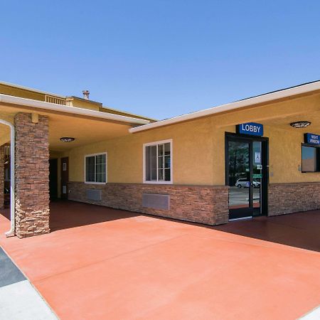 Rodeway Inn Adelanto Us 395 Eksteriør billede