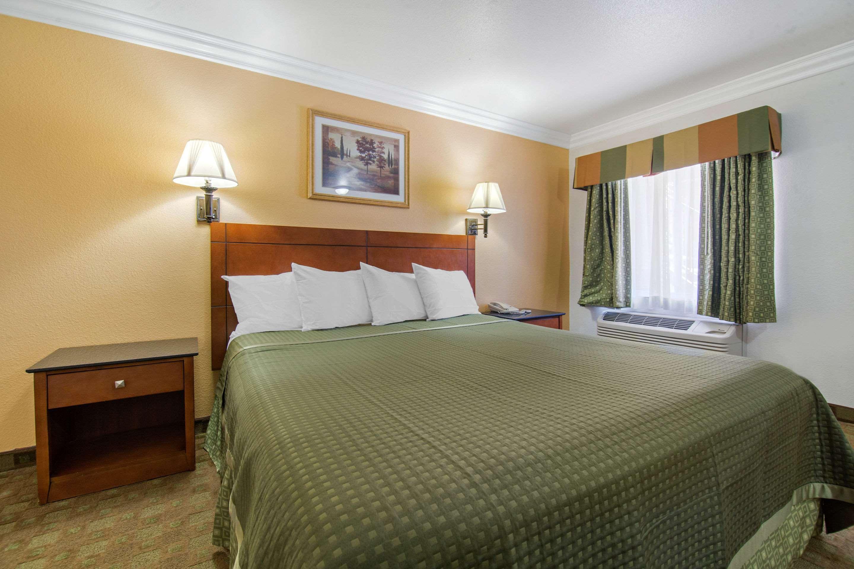 Rodeway Inn Adelanto Us 395 Eksteriør billede