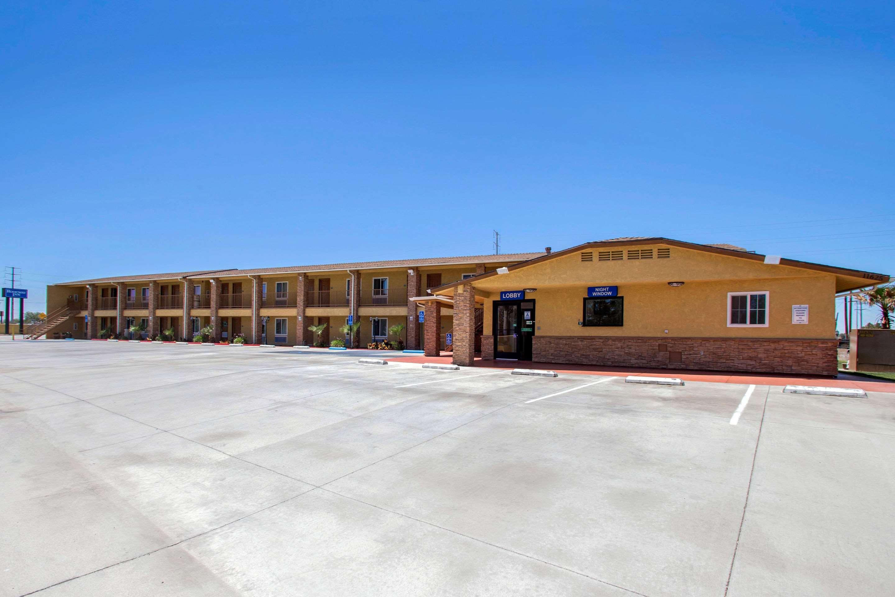 Rodeway Inn Adelanto Us 395 Eksteriør billede