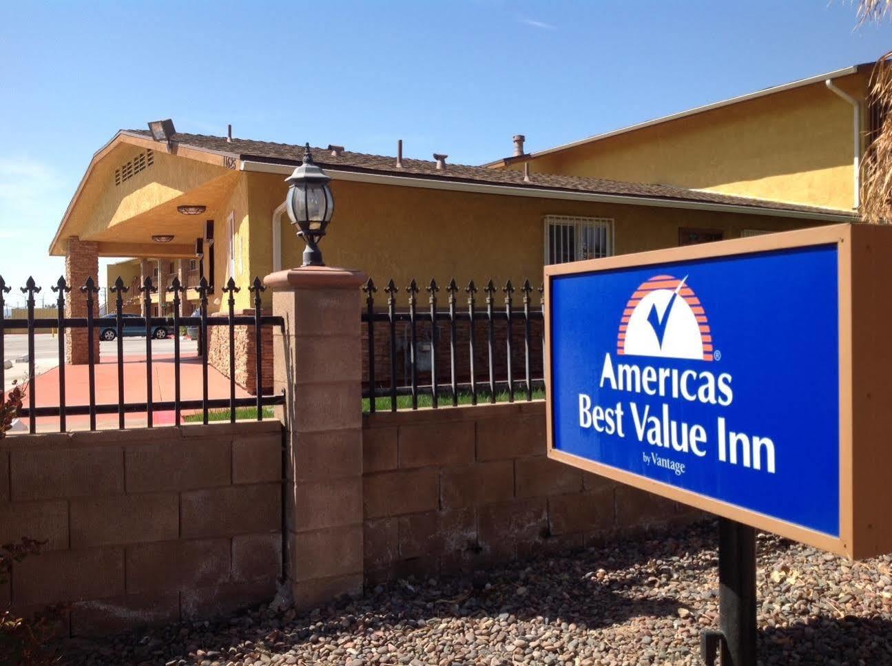 Rodeway Inn Adelanto Us 395 Eksteriør billede